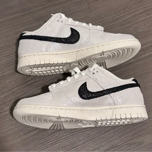 Women’s Nike Dunk Low SE White/ Black/ Team Red - Picture 2 of 5